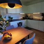 Elegant 2 Bd Apartment
