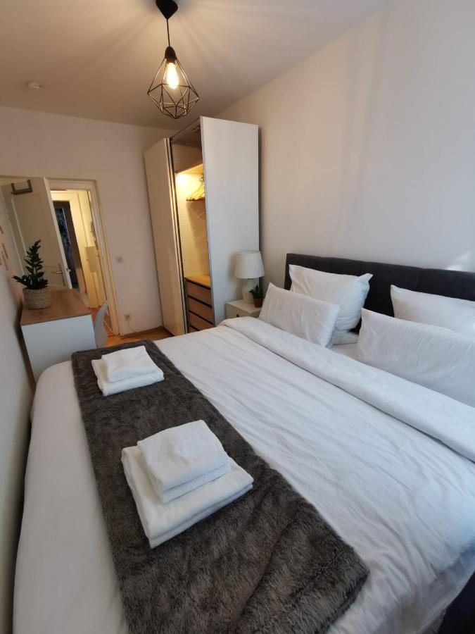 Elegant 2 Bd